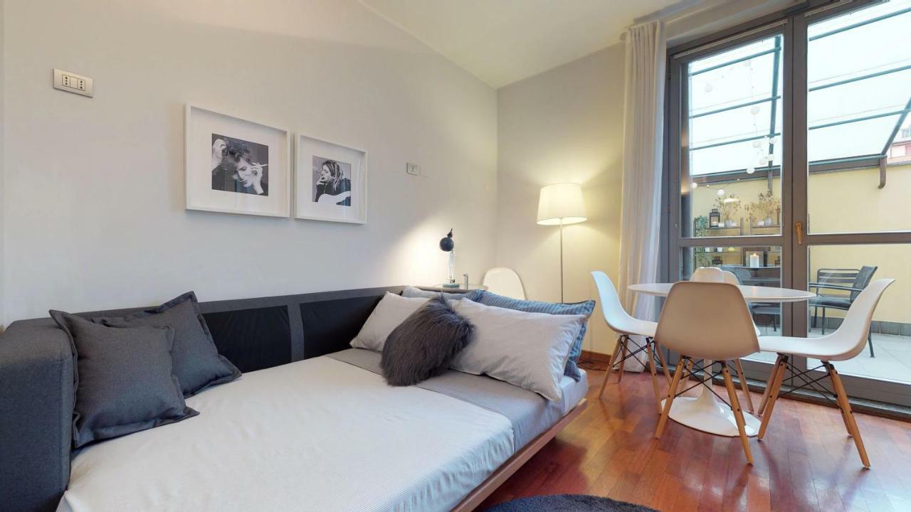 Design Apartment Near Duomo Square 밀라노 외부 사진