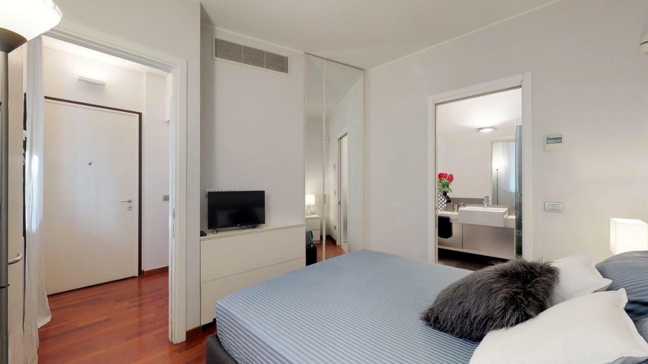 Design Apartment Near Duomo Square 밀라노 외부 사진