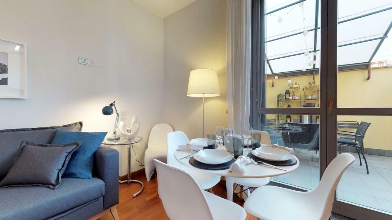 Design Apartment Near Duomo Square 밀라노 외부 사진
